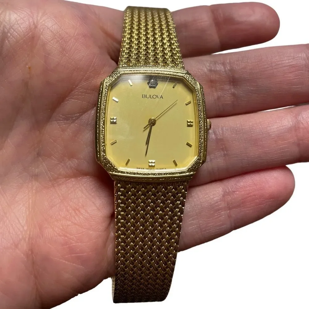 Vintage BULOVA QUARTZ 1985 DIAMOND MENS WRISTWATCH